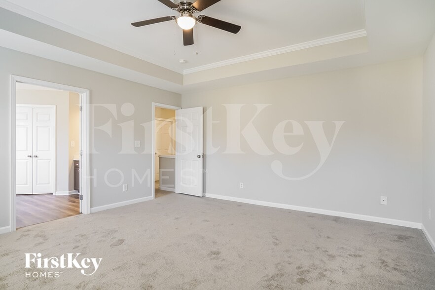 Building Photo - 8163 Willowglen Dr