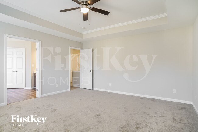 Building Photo - 8163 Willowglen Dr
