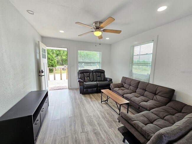 Building Photo - 18050 FL-62