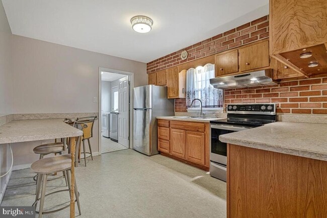 Building Photo - 6015 Cracklingtown Rd