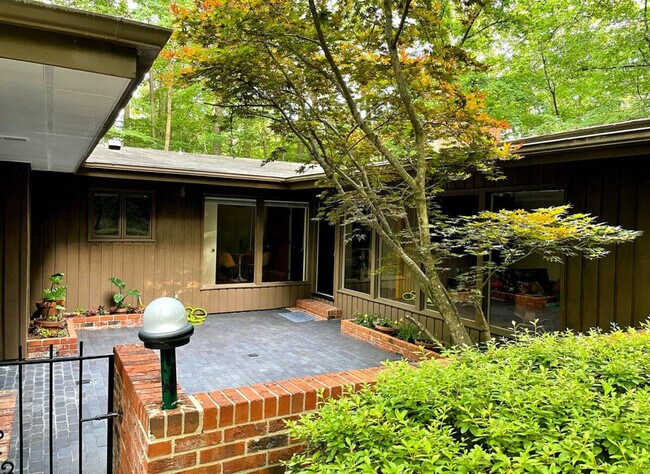 Building Photo - 603 Rock Creek Rd