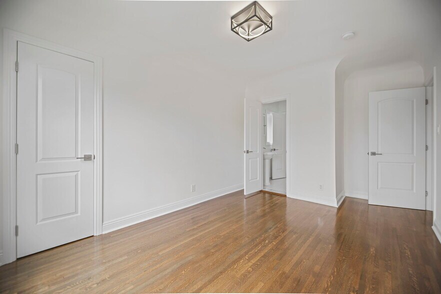 Building Photo - 1148 S Stanley Ave