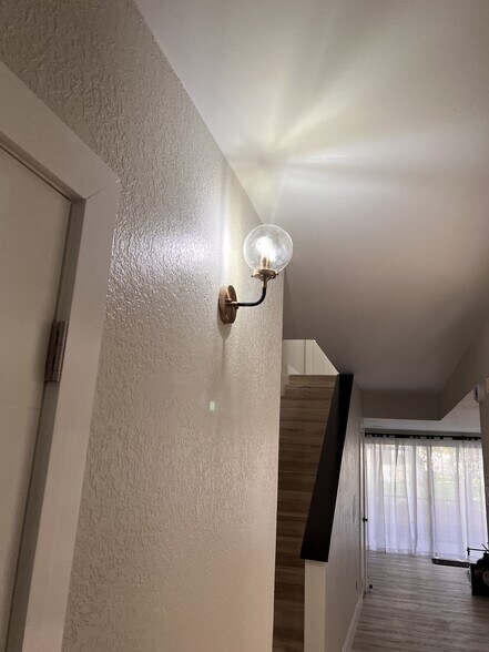 Building Photo - 4746 NW 89th Ave