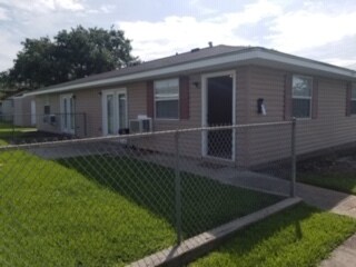 Building Photo - 109 Upsilon St