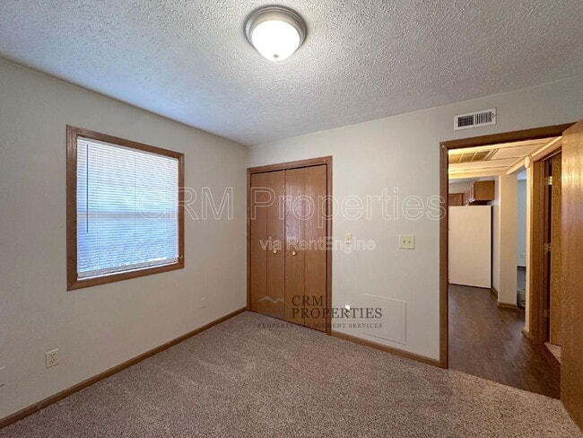 Building Photo - 1326 S Waugh St