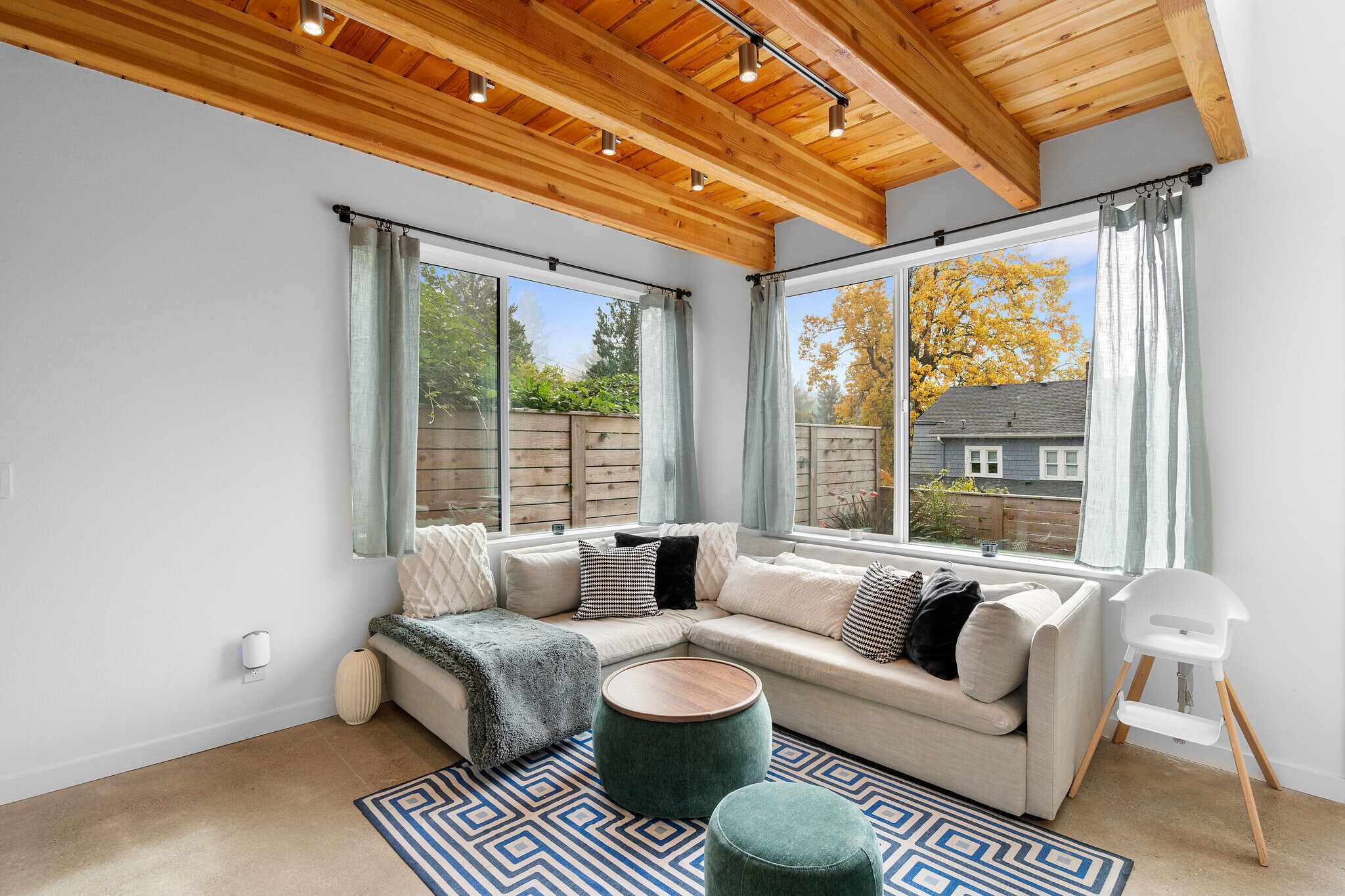 Building Photo - 3590 SW Patton Rd