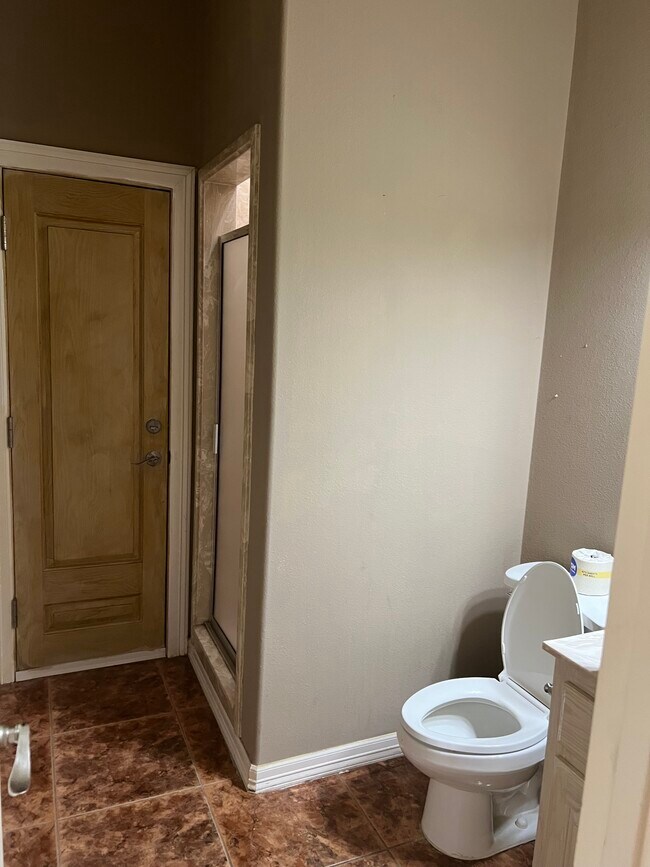 Building Photo - 420 W Palm Dr