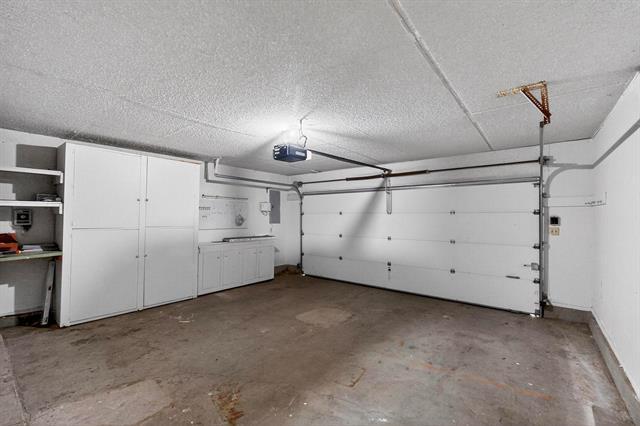 Building Photo - 2407 Meadow Creek Dr