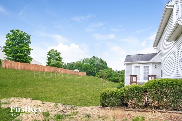 Building Photo - 355 Creekview Dr