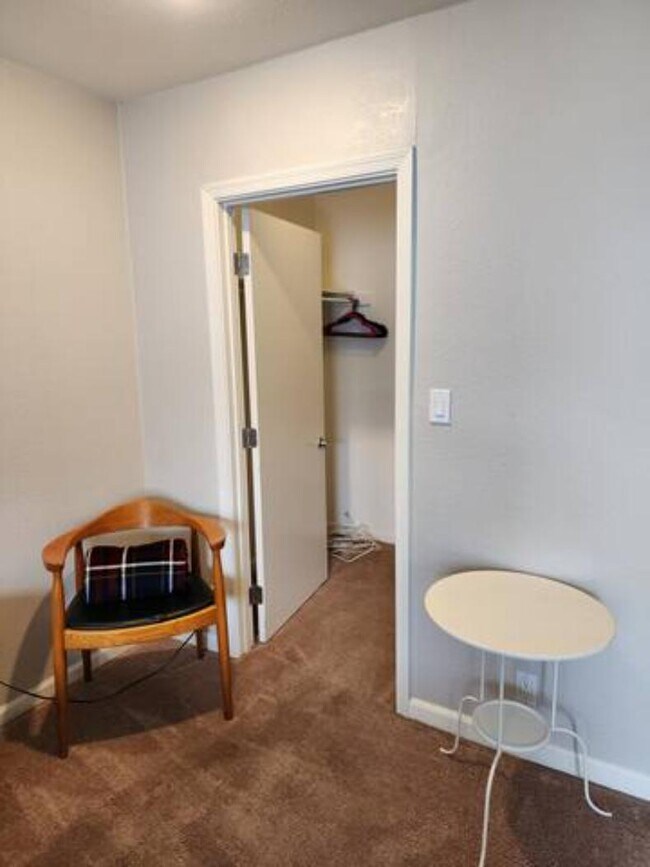 Building Photo - 1702 W Tuckey Ln