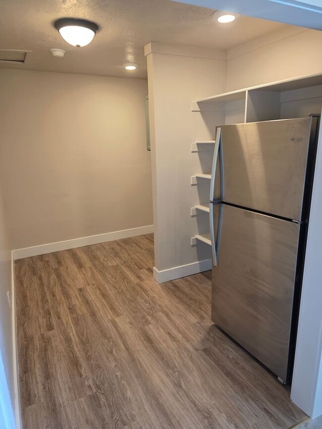 Building Photo - Great Home Available