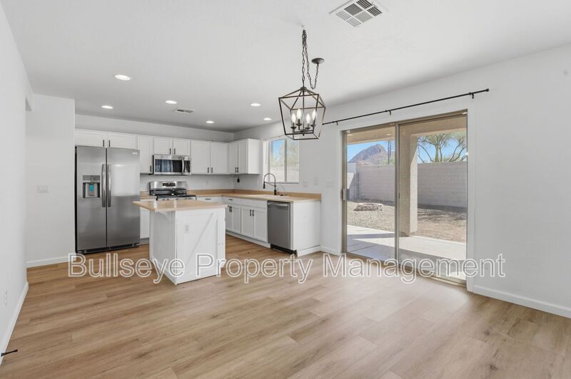 Building Photo - 27513 N 63rd Dr