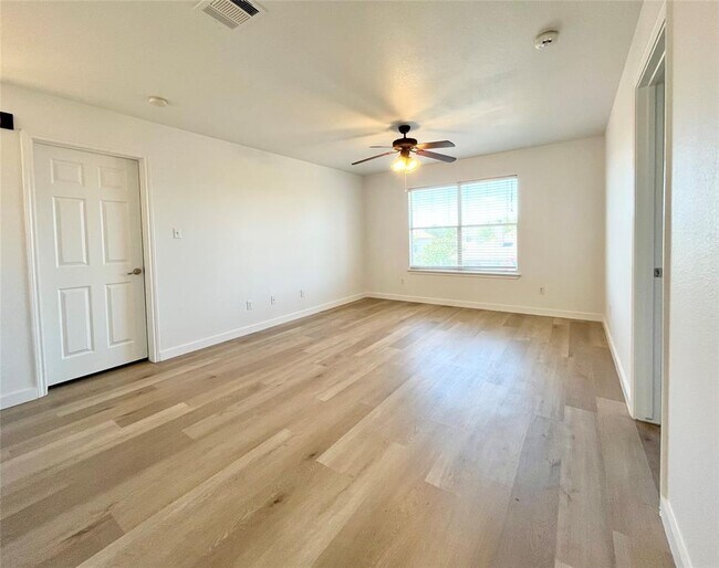 Building Photo - 282 Black Cap Run