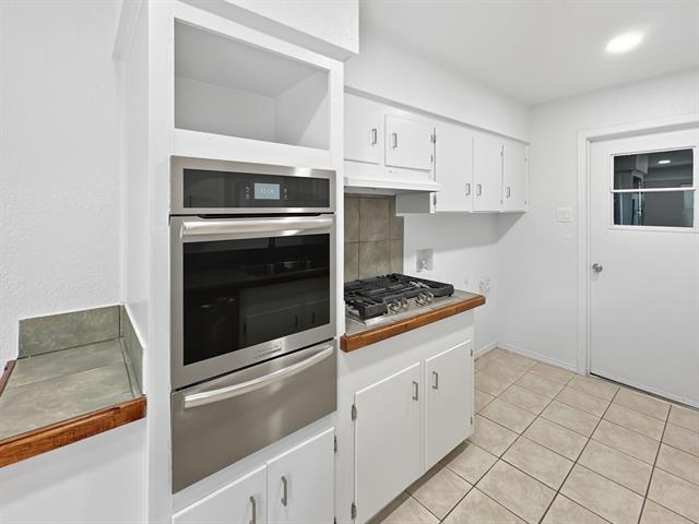 Building Photo - 2120 Vickie Dr