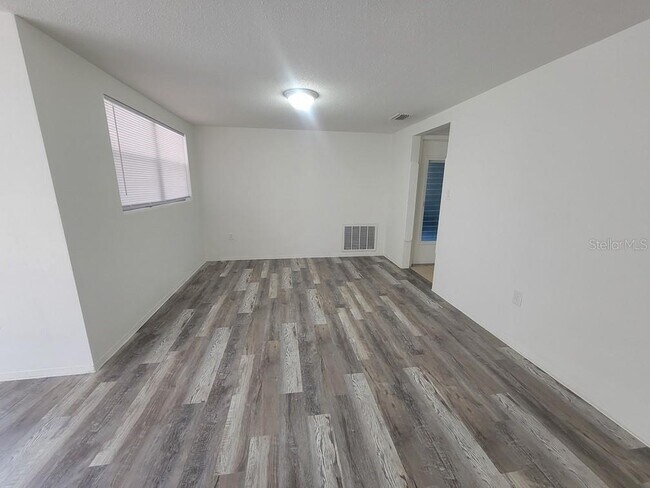 Building Photo - 7920 Pineapple Ln