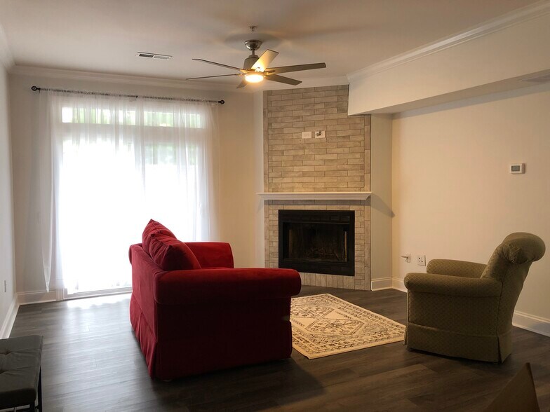 Building Photo - 2603 Waters Edge Dr