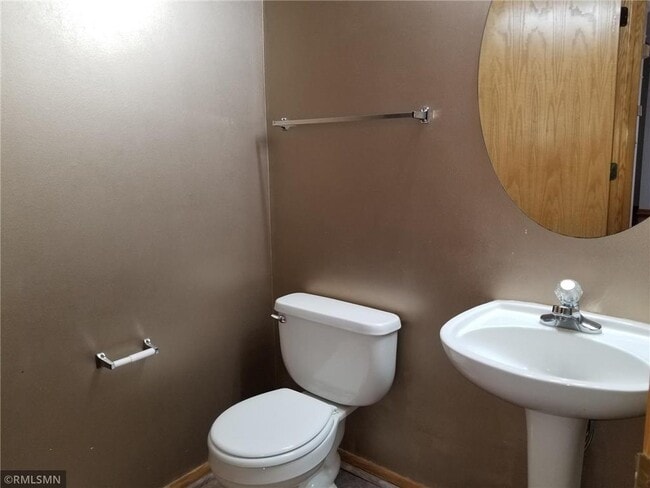 Building Photo - 949 Old Steine Cir