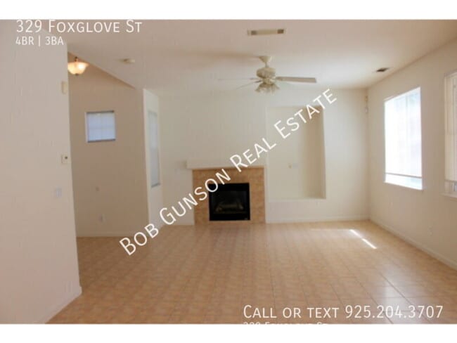 Building Photo - 329 Foxglove St