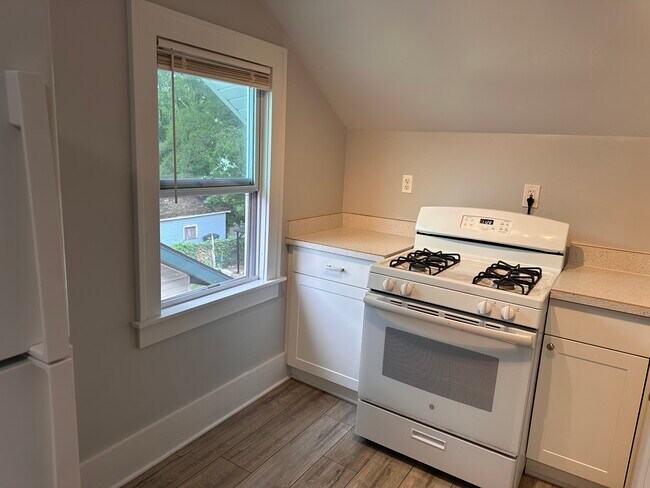 kitchen - 24 Corinne St SW