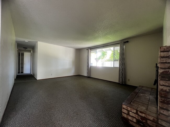 Building Photo - 3211 Alice Ave