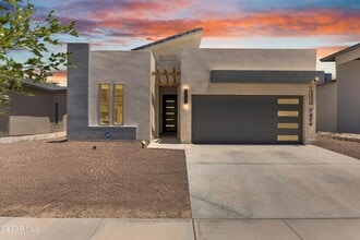 Building Photo - 7424 Rio Rimac Dr