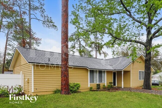 Building Photo - 3887 Mandarin Woods Dr S