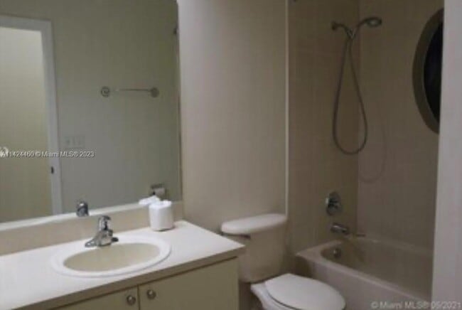 Building Photo - 1631 SE 17th Ave