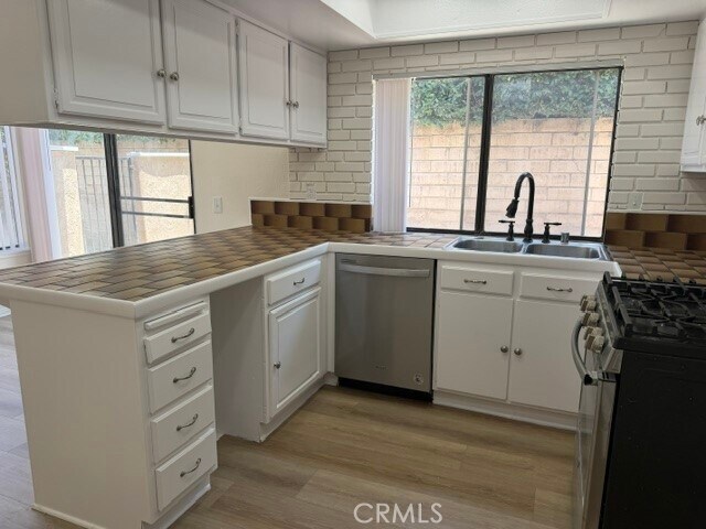 Building Photo - 2324 Raintree Dr
