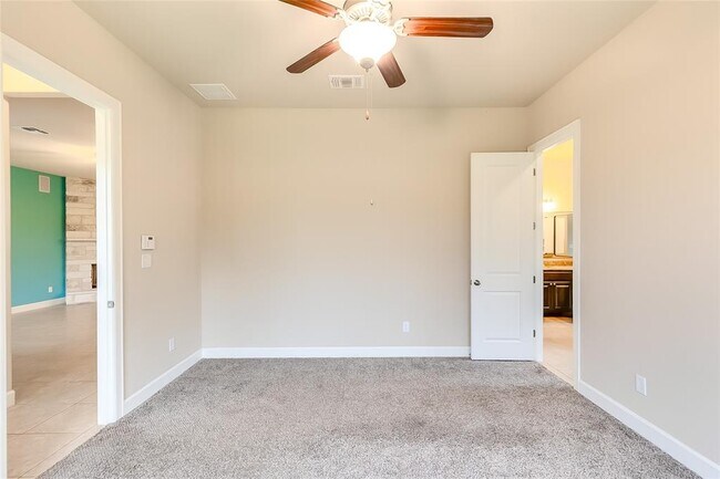Building Photo - 152 Fort Cobb Way
