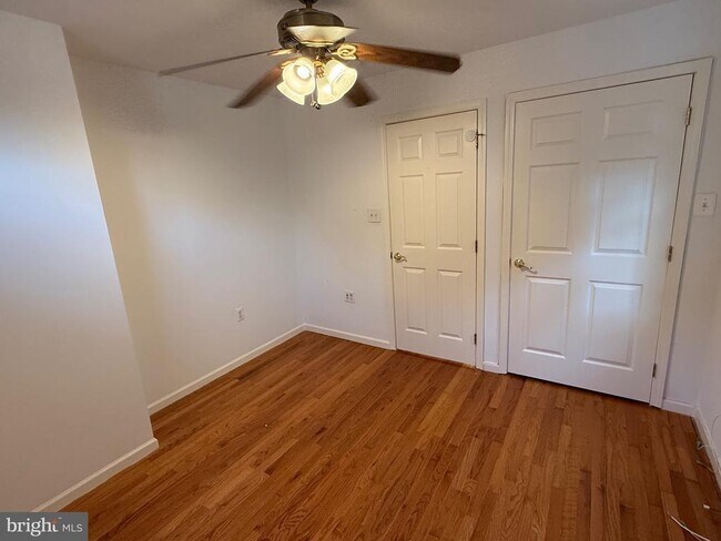 Building Photo - 4304 Lancaster Ave