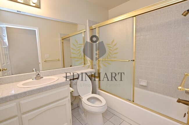 Building Photo - 6447 N Vagedes Ave