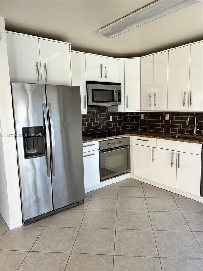 Building Photo - 3810 SW 153rd Pl