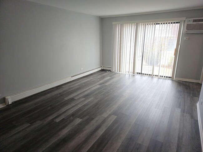 Building Photo - 38 W 65th St
