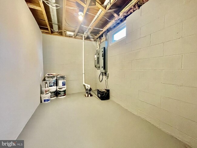 Building Photo - 313 Windsor Ct