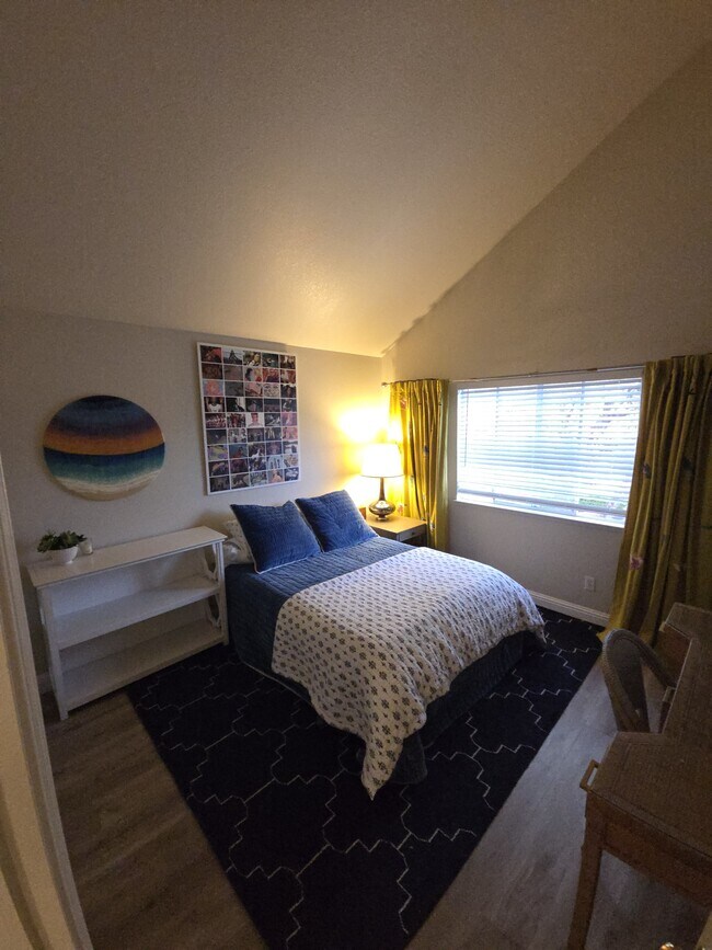 Building Photo - 10 Gregory Pl