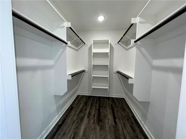 Building Photo - 331 W Taverner Xing