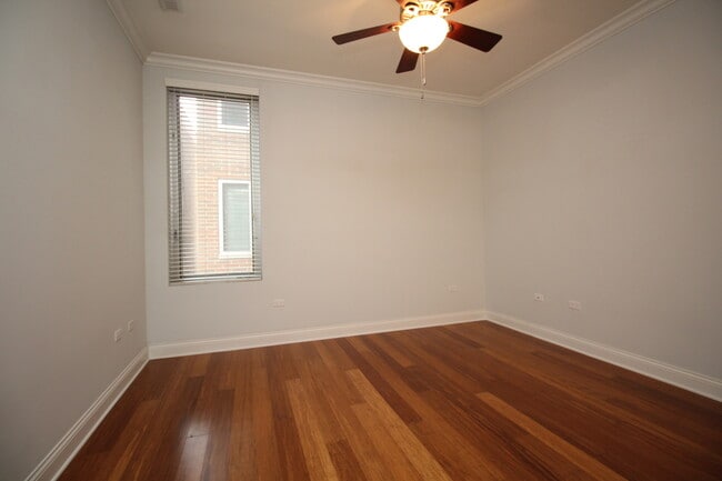 Building Photo - 1609 W Warren Blvd