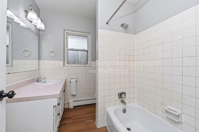 Building Photo - 1926 Sunnyside Dr