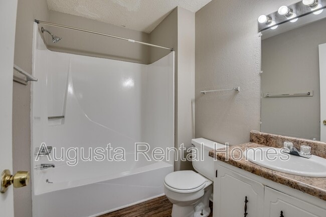 Building Photo - 2812C Thomas Lane