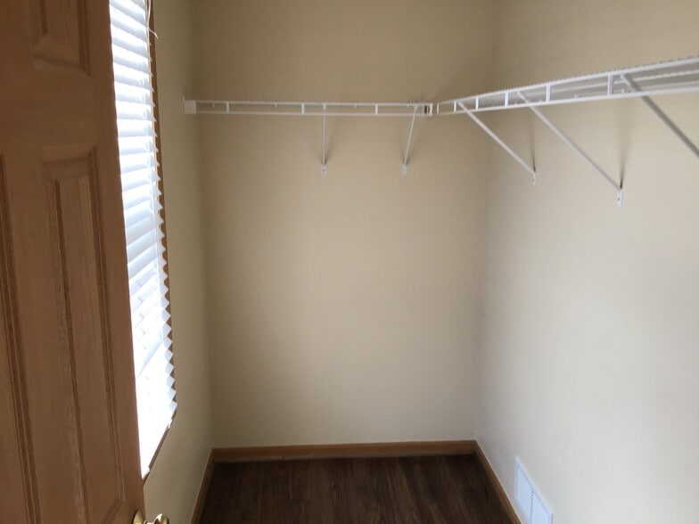 Building Photo - 2567 Fox Trail Dr