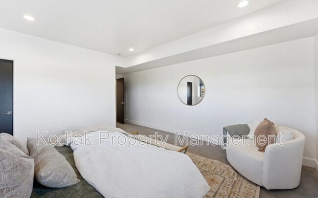 Building Photo - 454 S Buffalo Ranch Rd