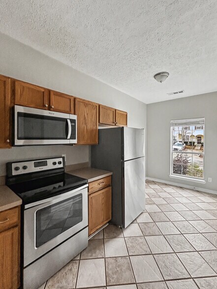 Building Photo - 21 Timber Ridge Dr