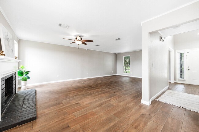 Building Photo - 17203 Kettle Creek Dr