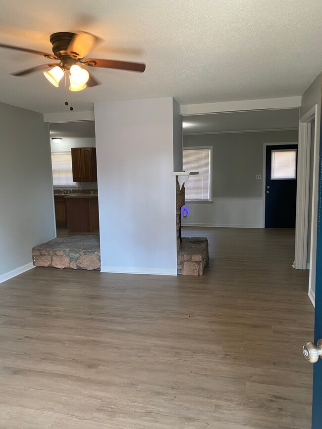 Building Photo - Park like setting in the city