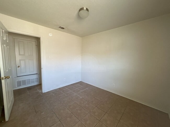 Building Photo - 207 Dale Earnhardt Dr