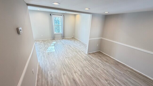 Building Photo - 325 Charred Oak Ct