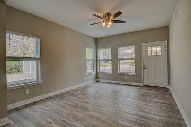 Building Photo - 5565 Limaburg Rd