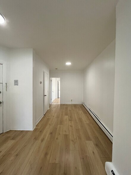 Building Photo - 43 Storms Ave