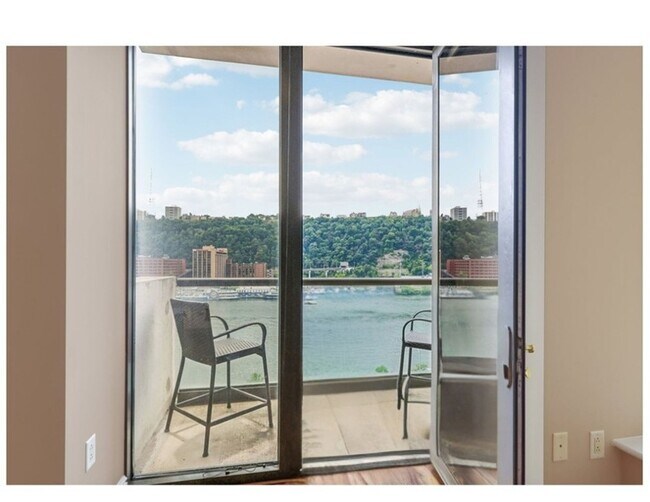 Building Photo - 151 Fort Pitt Blvd