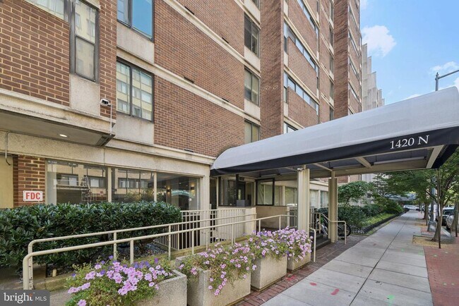 Building Photo - 1420 N St NW